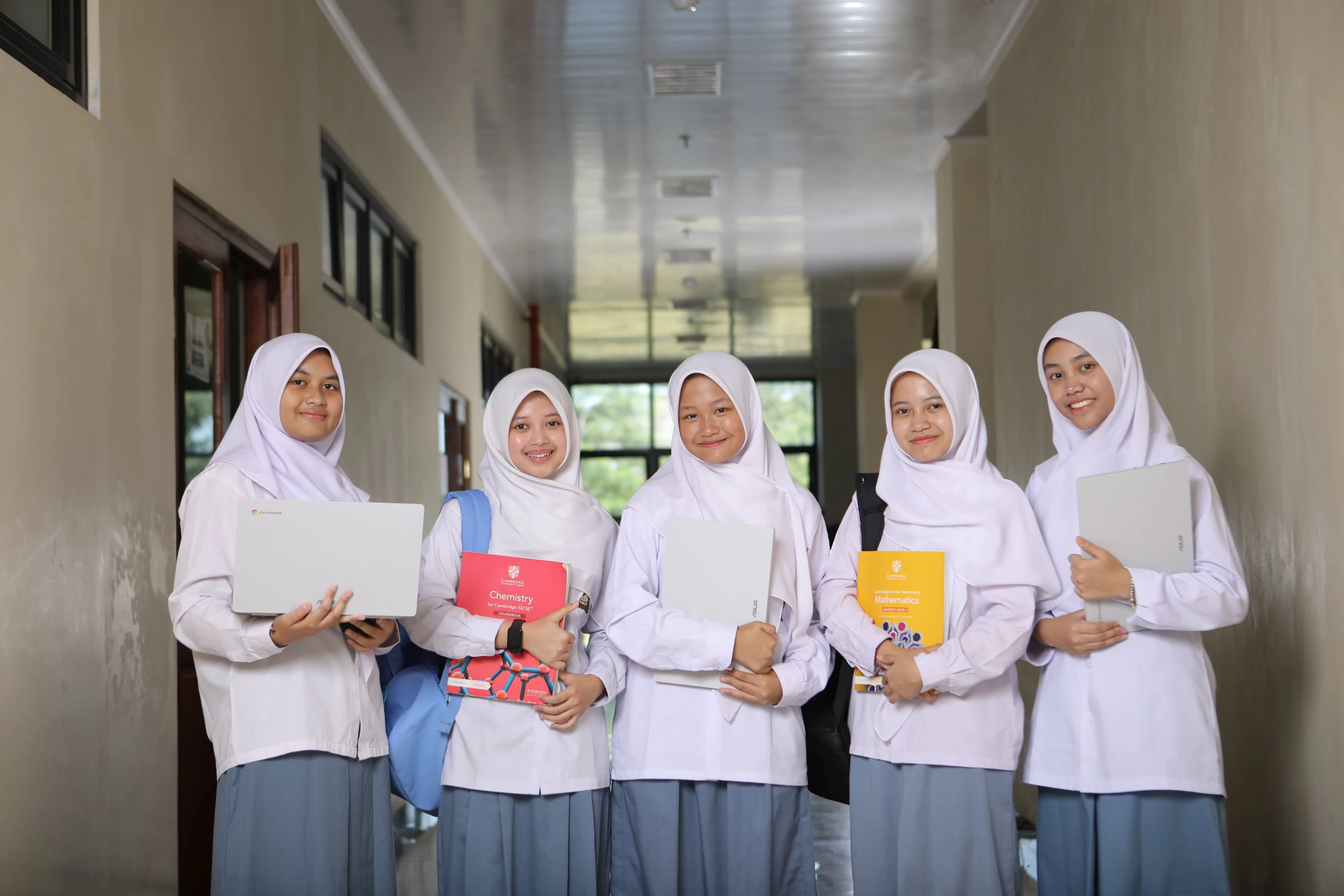 Siswa Mega IBS meraih prestasi