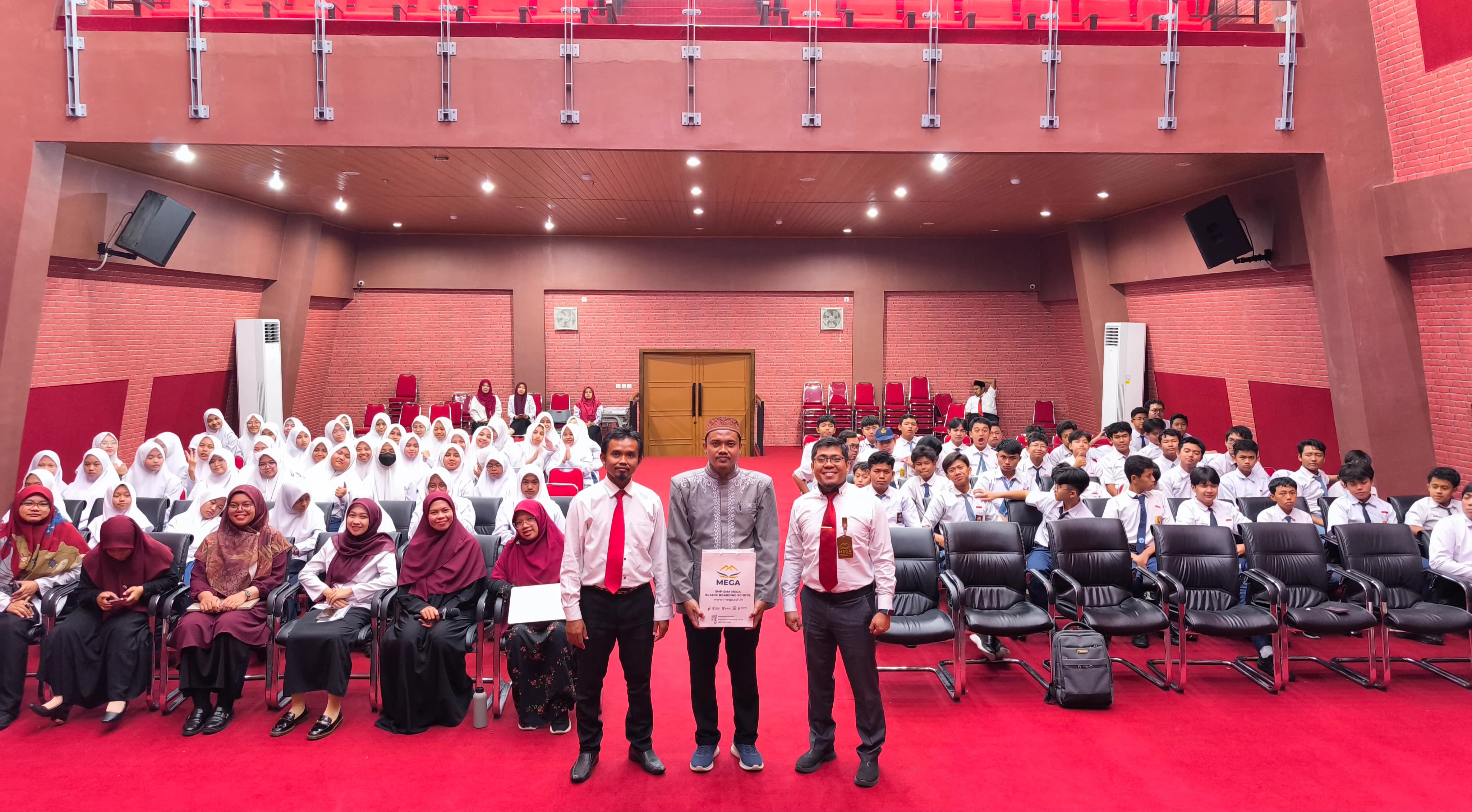 Kolaborasi Erat dengan Orang Tua